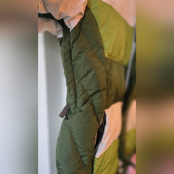 Plant Earth Green White Puffer Jacket Ski Snow EUC - Picture 5 of 8
